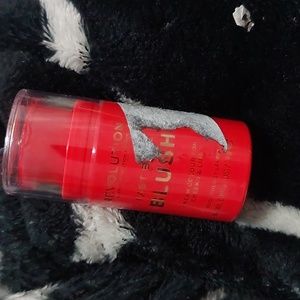 Makeup Revolution Blush‎ New in Bloom